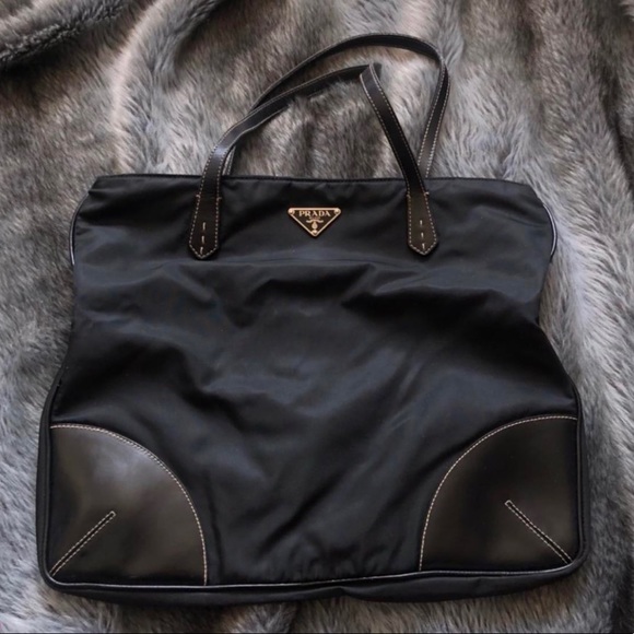 Repop! Super cute and stylish authentic prada black nylon tote! - Picture 1 of 3